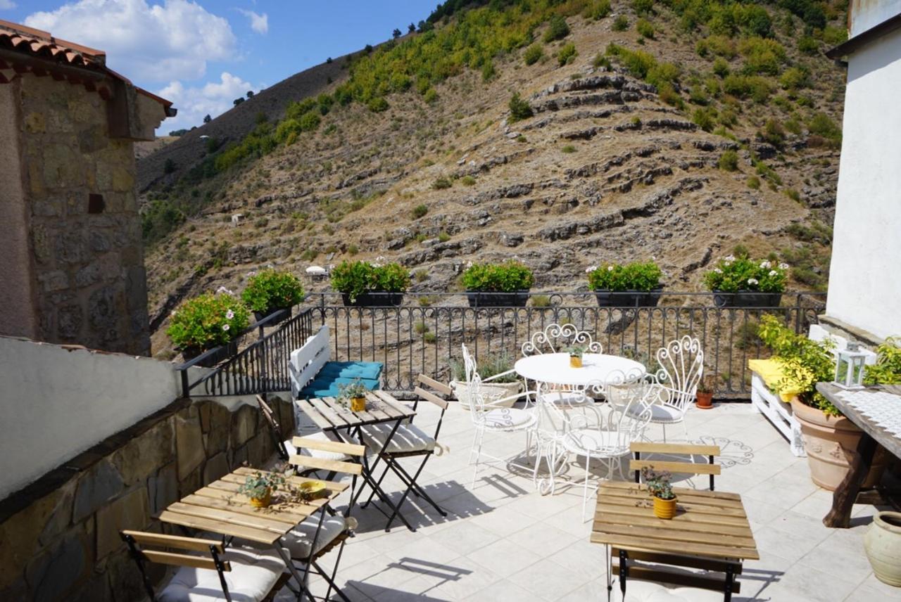 Borgo Manca Suite Sasso di Castalda Exterior photo